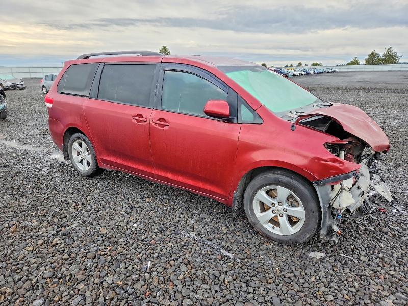 Photo 4 from auction – 2013 TOYOTA SIENNA with VIN 5TDKK3DC0DS364768