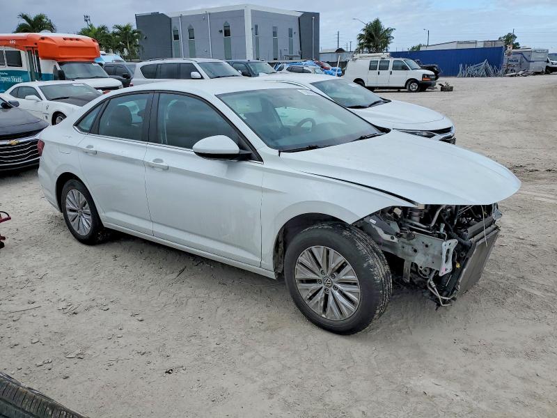 Photo 4 from auction – 2019 VOLKSWAGEN JETTA S with VIN 3VWCB7BU1KM239487