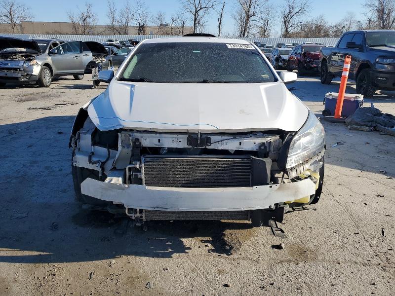 Zdjęcie 5 z aukcji – 2015 CHEVROLET MALIBU z VIN 1G11C5SL7FF341264