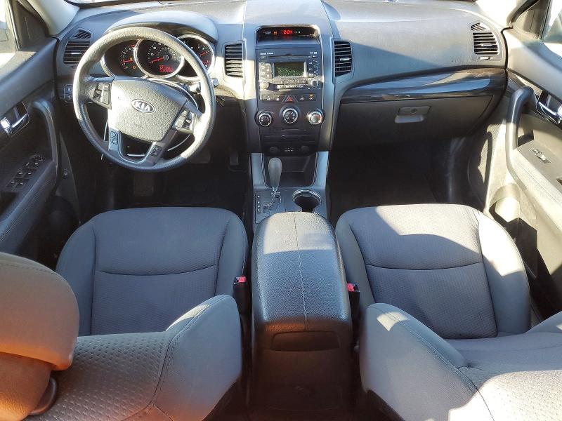 Photo 8 from auction – 2013 KIA SORENTO LX with VIN 5XYKTDA27DG367968