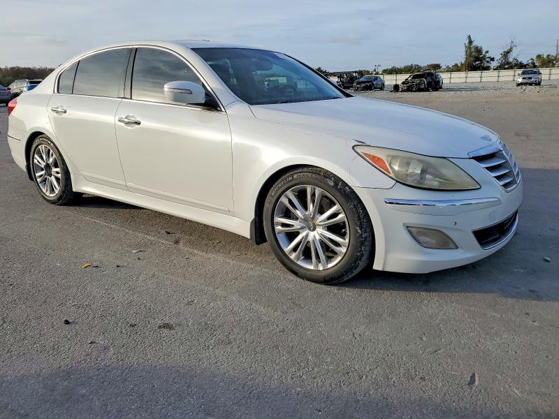 Photo 4 from auction – 2012 HYUNDAI GENESIS 3. with VIN KMHGC4DD4CU204898