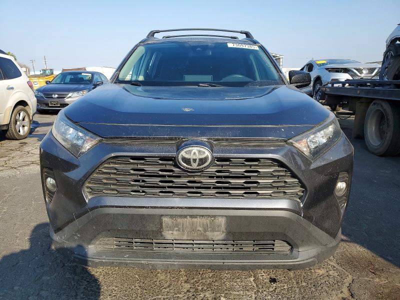 Photo 5 from auction – 2019 TOYOTA RAV4 LE with VIN JTMF1RFVXKD006396