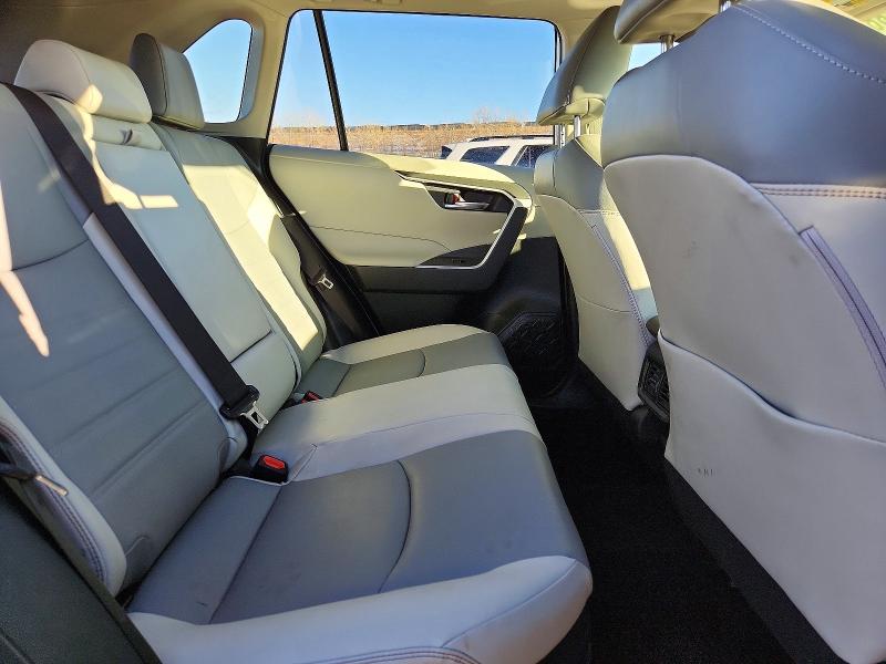 Photo 11 from auction – 2022 TOYOTA RAV4 XLE P with VIN JTMB6RFV4ND077579