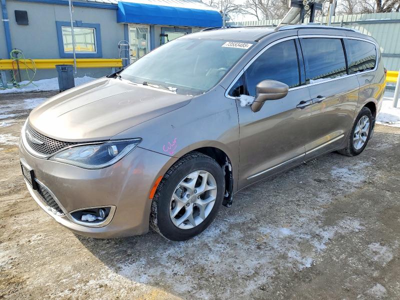 CHRYSLER PACIFICA 2017 with VIN 2C4RC1EG5HR796787 - Photo from auction