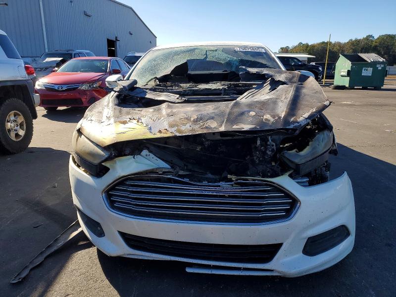 Photo 5 from auction – 2014 FORD FUSION SE with VIN 3FA6P0HD8ER118727