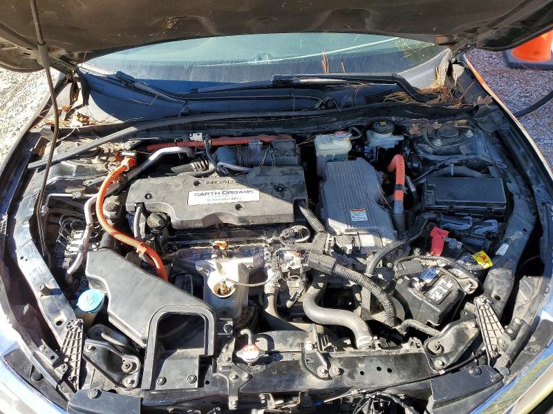 Photo 11 from auction – 2017 HONDA ACCORD with VIN JHMCR6F54HC009379