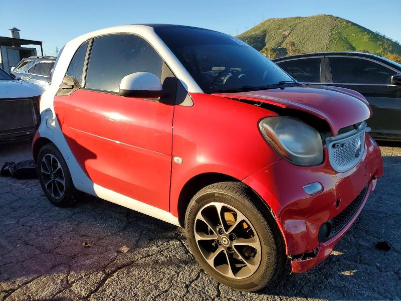 Photo 4 from auction – 2016 SMART FORTWO with VIN WMEFJ5DA9GK069700