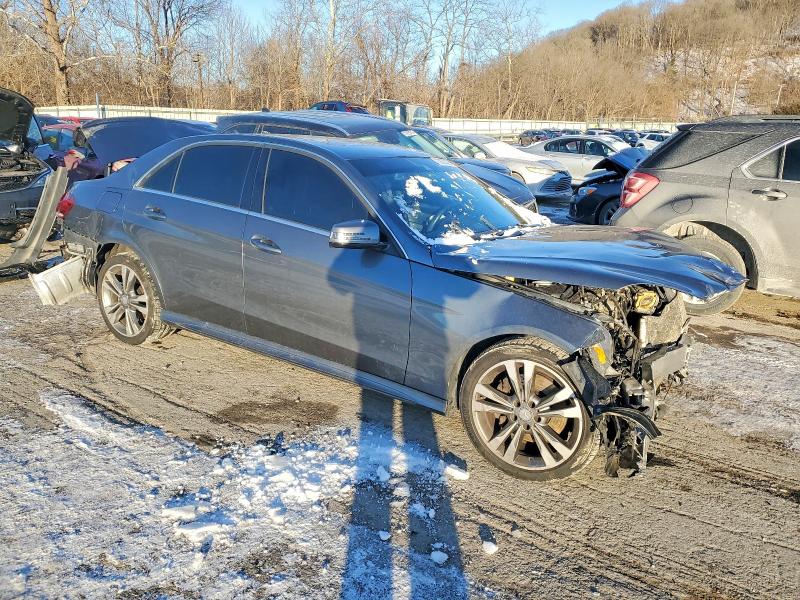 Photo 4 from auction – 2016 MERCEDES-BENZ E with VIN WDDHF8JB0GB302344