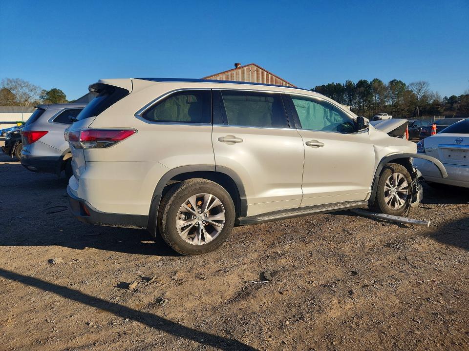 Photo 3 from auction – 2014 TOYOTA HIGHLANDER with VIN 5TDKKRFH2ES013549