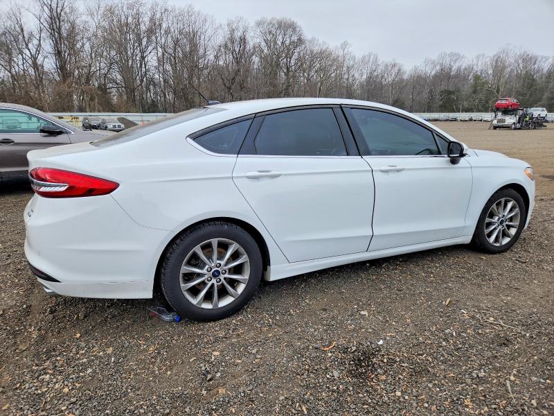 Photo 3 from auction – 2017 FORD FUSION with VIN 3FA6P0HD0HR352817