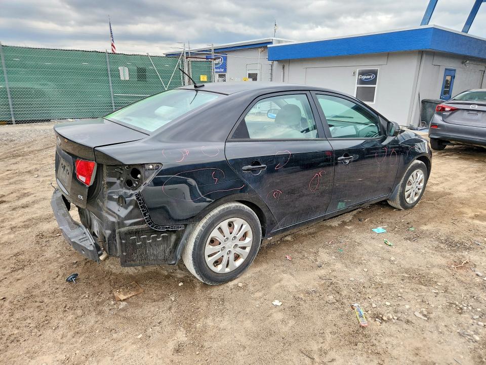 Photo 3 from auction – 2013 KIA FORTE EX with VIN KNAFU4A24D5720526