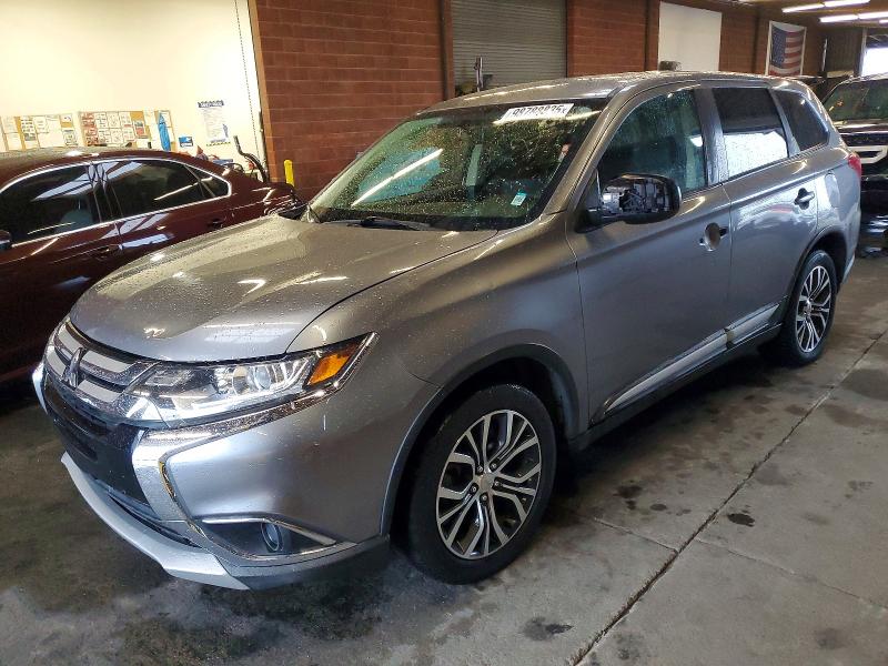MITSUBISHI OUTLANDER 2018 with VIN JA4AZ3A32JZ058381 - Photo from auction