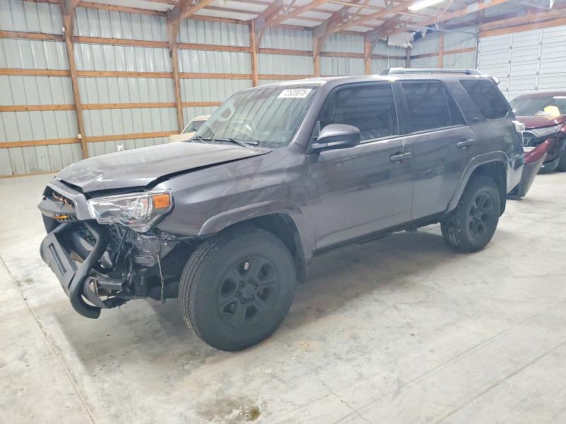 TOYOTA 4RUNNER SR 2015 مع رقم تعريف المركبة JTEBU5JR8F5266610 - صورة من المزاد