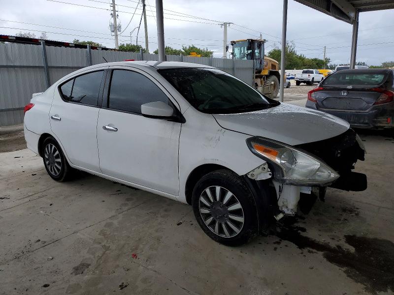 Zdjęcie 4 z aukcji – 2019 NISSAN VERSA S z VIN 3N1CN7AP7KL832091