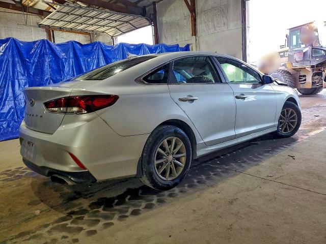 Photo 3 from auction – 2018 HYUNDAI SONATA SE with VIN 5NPE24AF4JH722456