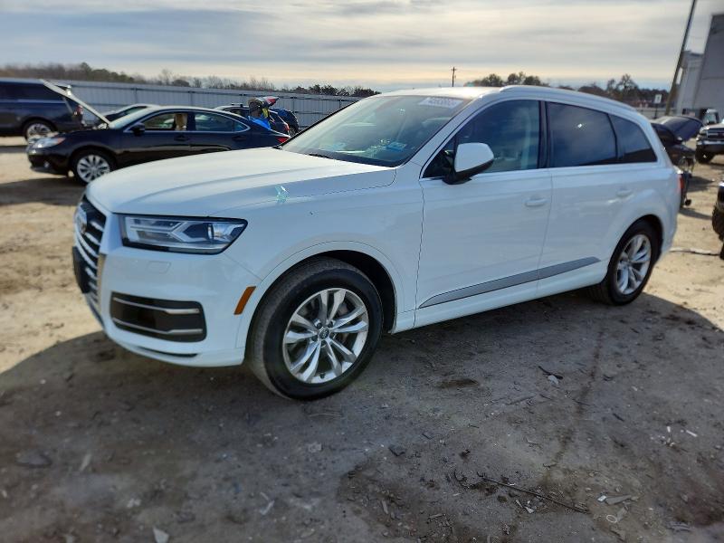 AUDI Q7 PREMIUM 2017 with VIN WA1LAAF71HD041031 - Photo from auction