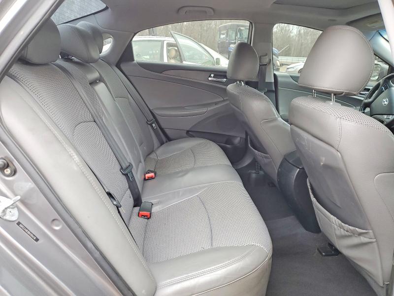 Photo 10 from auction – 2011 HYUNDAI SONATA SE with VIN 5NPEC4AB3BH195036
