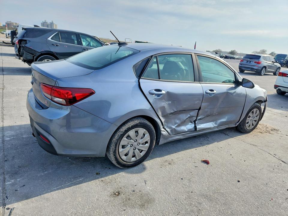 Photo 3 from auction – 2019 KIA RIO with VIN 3KPA24AB6KE188166