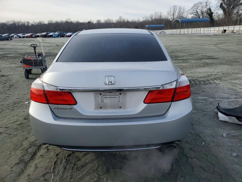 Photo 6 from auction – 2015 HONDA ACCORD with VIN 1HGCR2F32FA036972