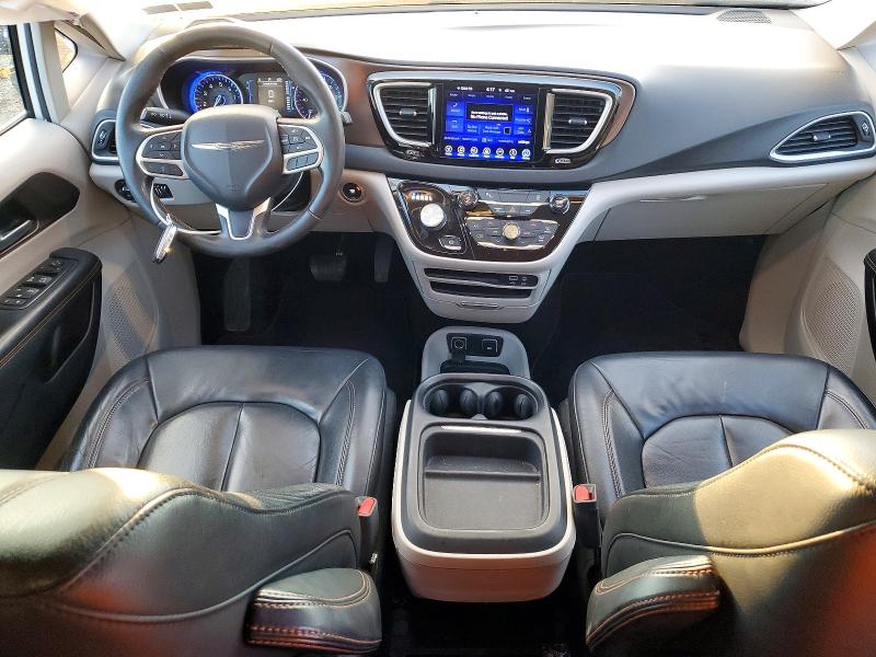 Photo 8 from auction – 2017 CHRYSLER PACIFICA T with VIN 2C4RC1BG3HR533928
