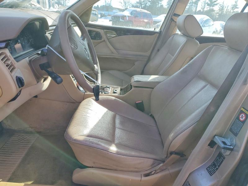 Photo 7 from auction – 2000 MERCEDES-BENZ E with VIN WDBJF65J1YB103059