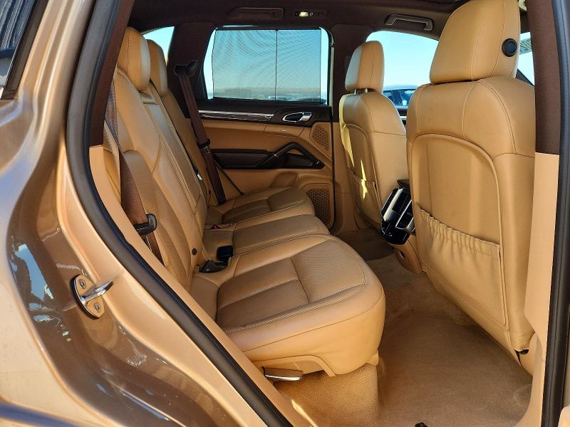 صورة رقم 10 من المزاد - 2017 PORSCHE CAYENNE S مع VIN WP1AB2A26HLA50470