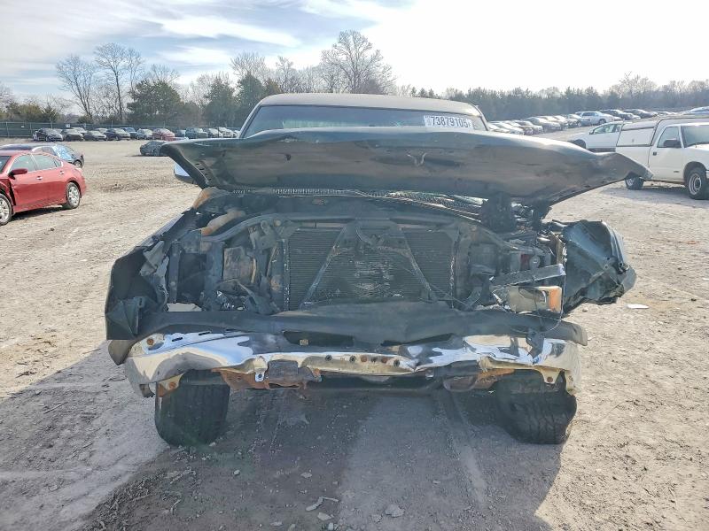 Photo 5 from auction – 2003 CHEVROLET SILVERADO with VIN 2GCEK19T031110915