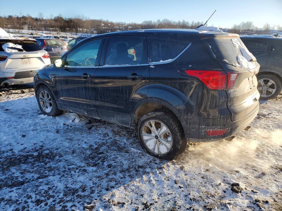 Photo 2 from auction – 2019 FORD ESCAPE with VIN 1FMCU9GD0KUA94029