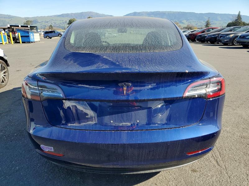 Photo 6 from auction – 2018 TESLA MODEL 3 with VIN 5YJ3E1EA8JF154366