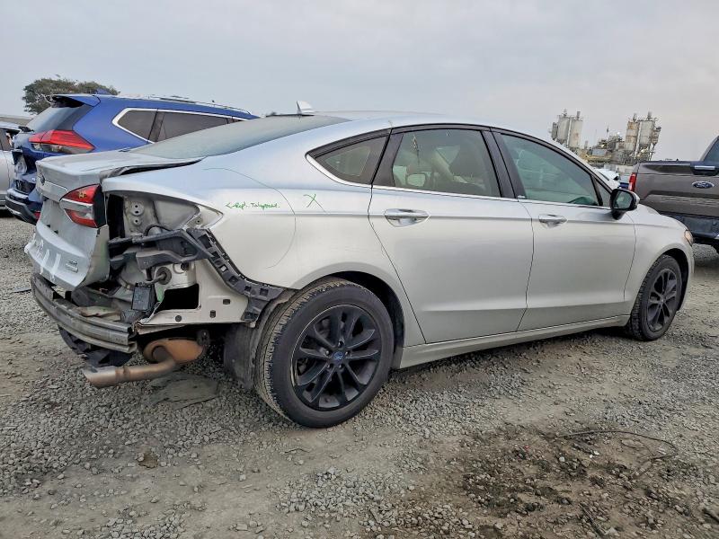 Photo 3 from auction – 2019 FORD FUSION SE with VIN 3FA6P0HD3KR178930