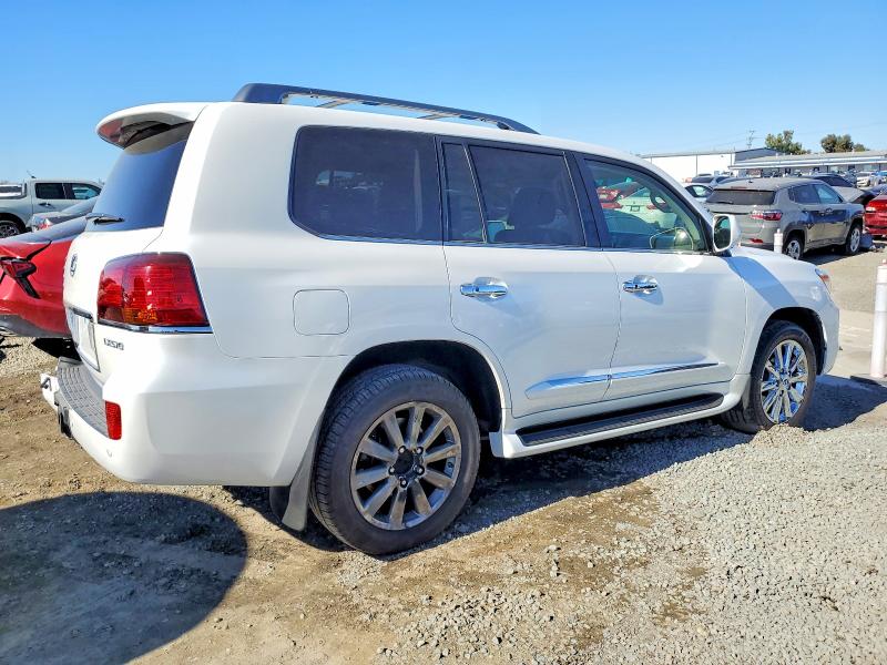 Photo 3 from auction – 2011 LEXUS LX 570 with VIN JTJHY7AX4B4069699