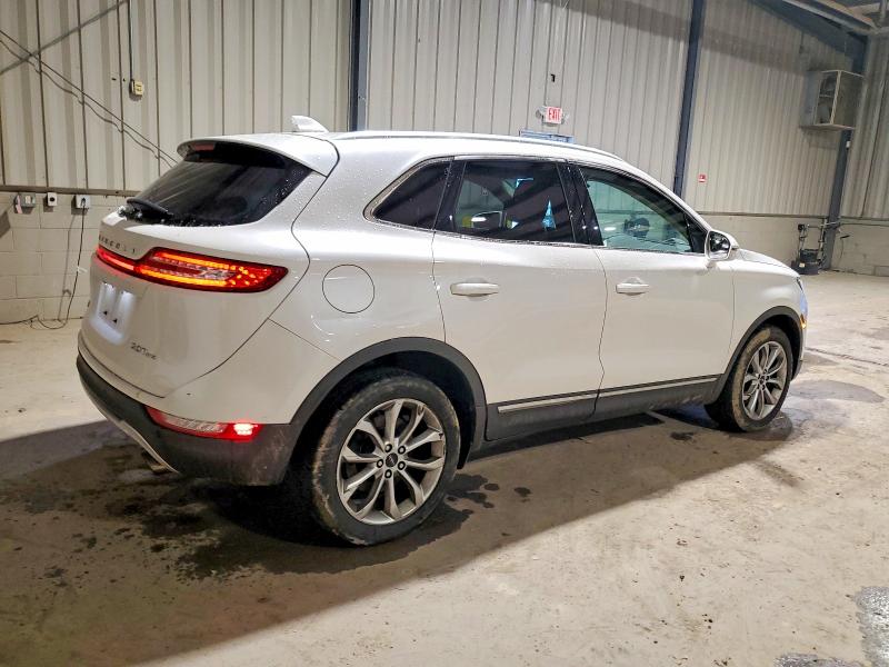 Photo 3 from auction – 2017 LINCOLN MKC SELECT with VIN 5LMCJ2D98HUL02129