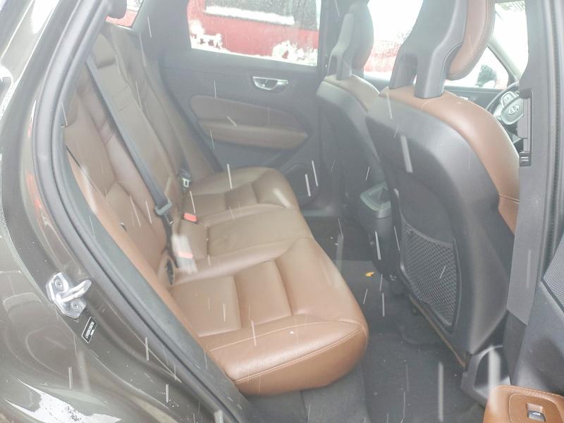 Photo 11 from auction – 2018 VOLVO XC60 with VIN LYV102RK7JB087386