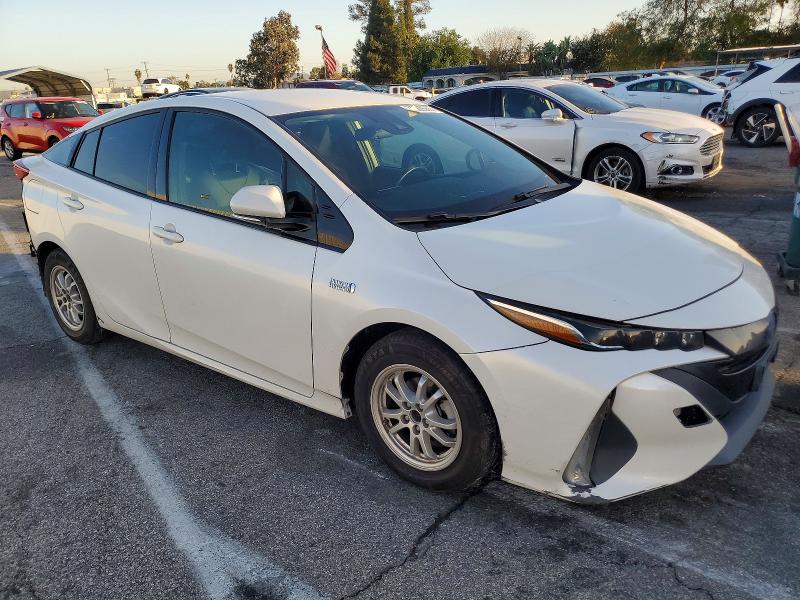 Photo 4 from auction – 2018 TOYOTA PRIUS PRIME with VIN JTDKARFP7J3098605