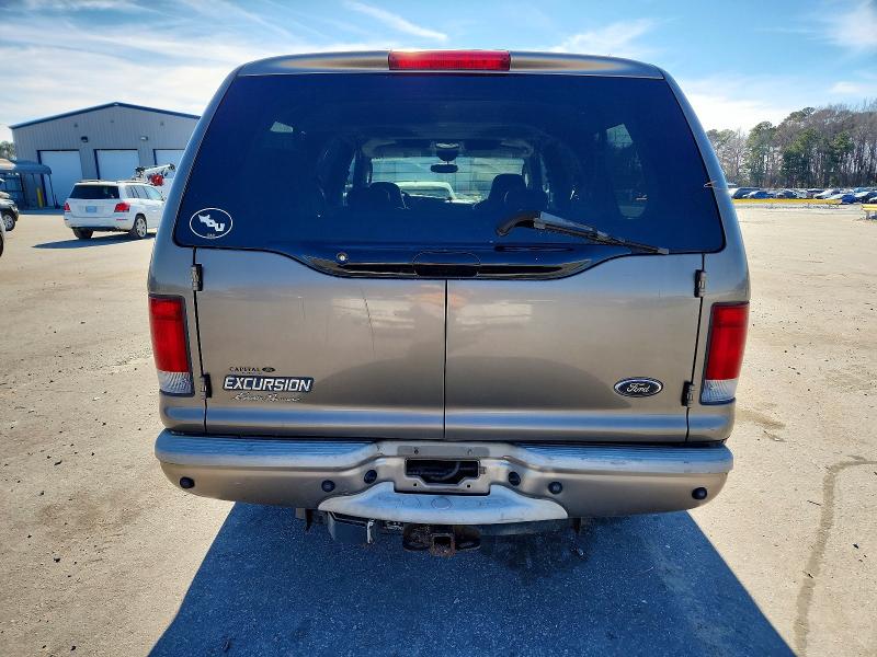 Photo 6 from auction – 2005 FORD EXCURSION with VIN 1FMNU44S05EC43309