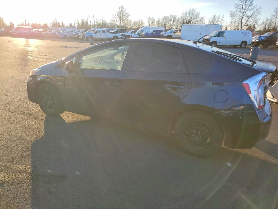 Photo 2 from auction – 2013 TOYOTA PRIUS with VIN JTDKN3DU0D1634336