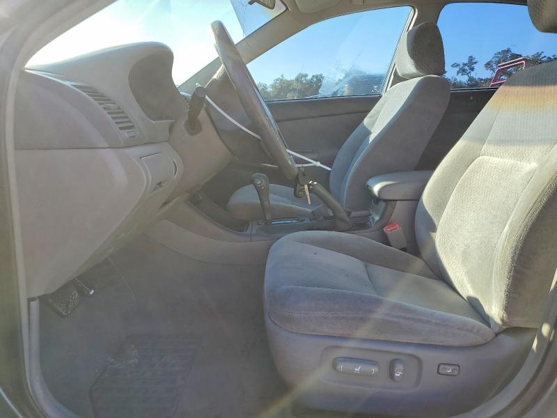 Photo 7 from auction – 2004 TOYOTA CAMRY LE with VIN 4T1BE32K64U820457