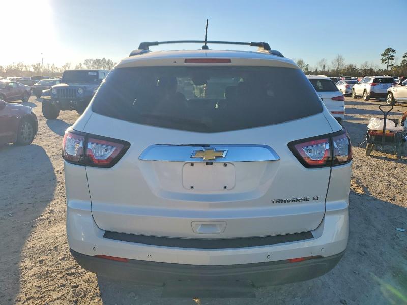 Photo 6 from auction – 2015 CHEVROLET TRAVERSE L with VIN 1GNKRHKD3FJ304222