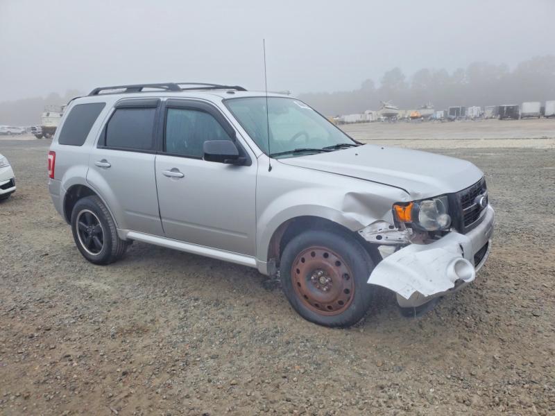 Photo 4 from auction – 2010 FORD ESCAPE XLT with VIN 1FMCU9DG2AKD16238