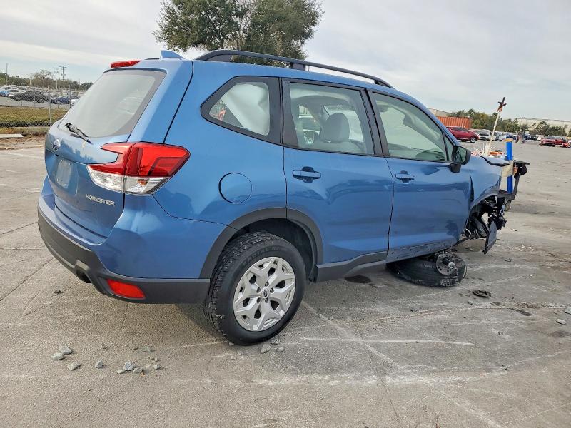 Photo 3 from auction – 2019 SUBARU FORESTER with VIN JF2SKACC6KH449803