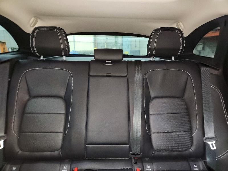Photo 10 from auction – 2017 JAGUAR F-PACE with VIN SADCL2BV1HA897428