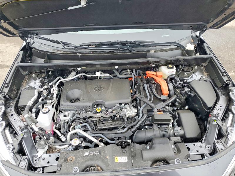 Photo 12 from auction – 2025 TOYOTA RAV4 XSE with VIN JTMFB3FV1SD255261