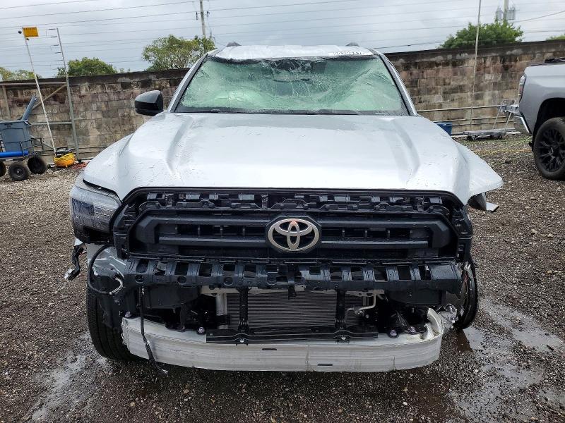 Photo 5 from auction – 2025 TOYOTA 4RUNNER with VIN JTEVA5BRXS5015781