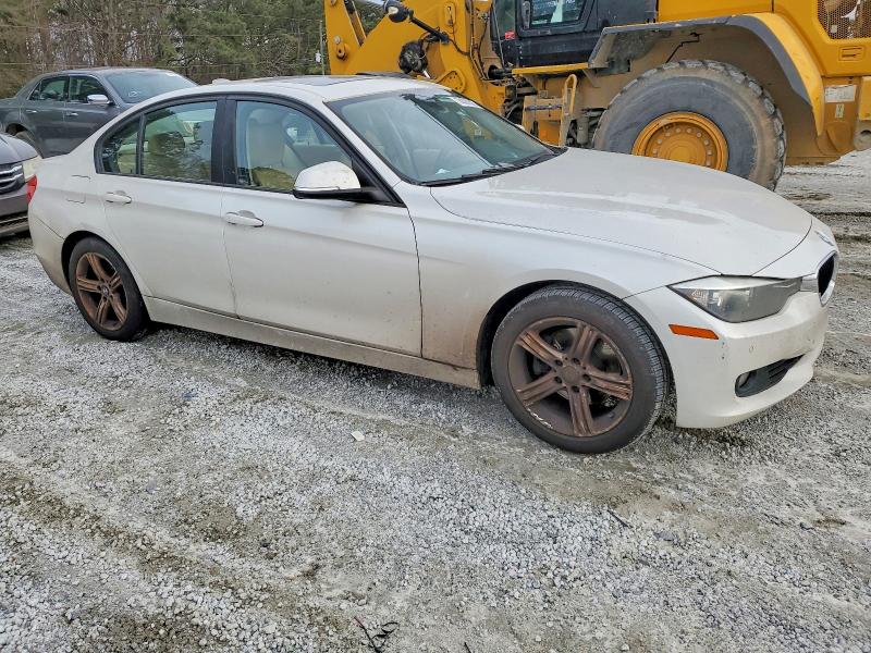Photo 4 from auction – 2014 BMW 328 with VIN WBA3A5G52ENP33263