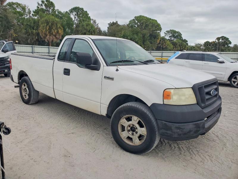 Photo 4 from auction – 2005 FORD F150 with VIN 1FTRF12295NC04638