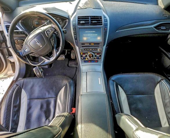 Photo 8 from auction – 2017 LINCOLN MKZ RESERV with VIN 3LN6L5FC3HR631588