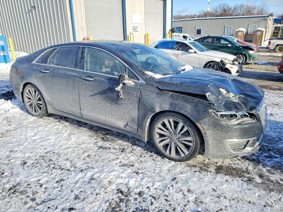 Photo 4 from auction – 2017 LINCOLN MKZ with VIN 3LN6L5FC5HR660106