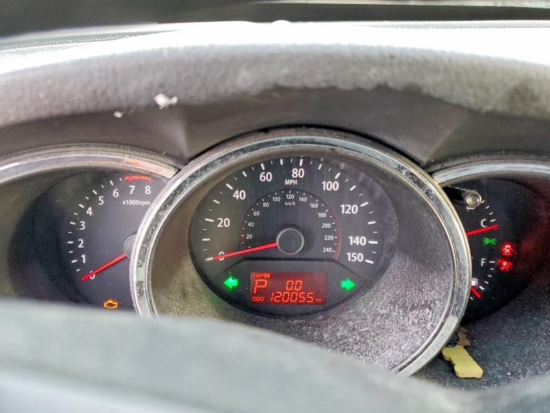 Photo 9 from auction – 2013 KIA SORENTO LX with VIN 5XYKTDA28DG368319
