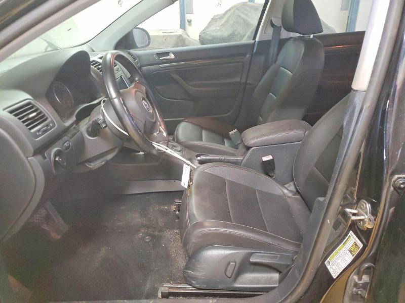Photo 7 from auction – 2010 VOLKSWAGEN JETTA WOLF with VIN 3VWRA7AJ2AM033646