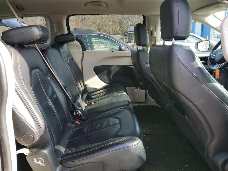 Photo 11 from auction – 2017 CHRYSLER PACIFICA T with VIN 2C4RC1BG5HR810370